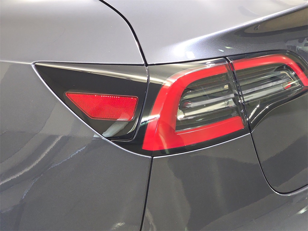 2023 Tesla Model 3 photo 32