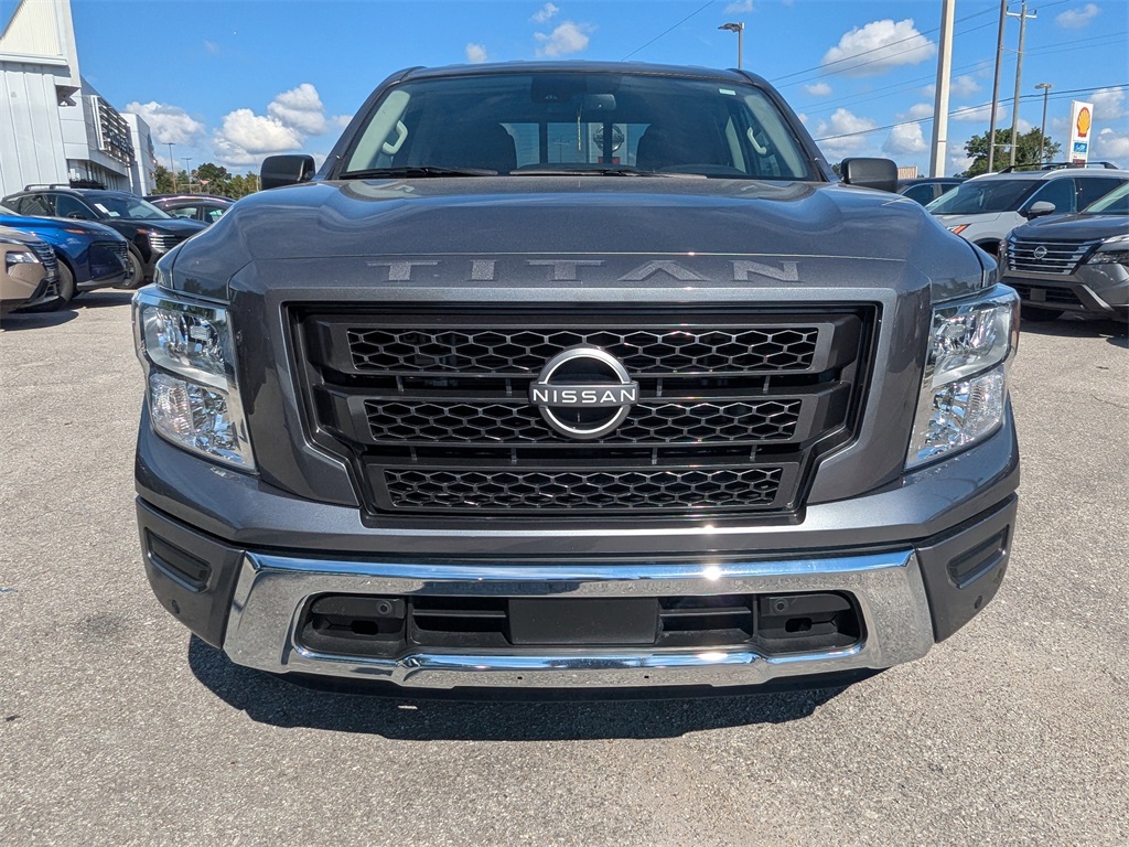 2024 Nissan Titan SV photo 7