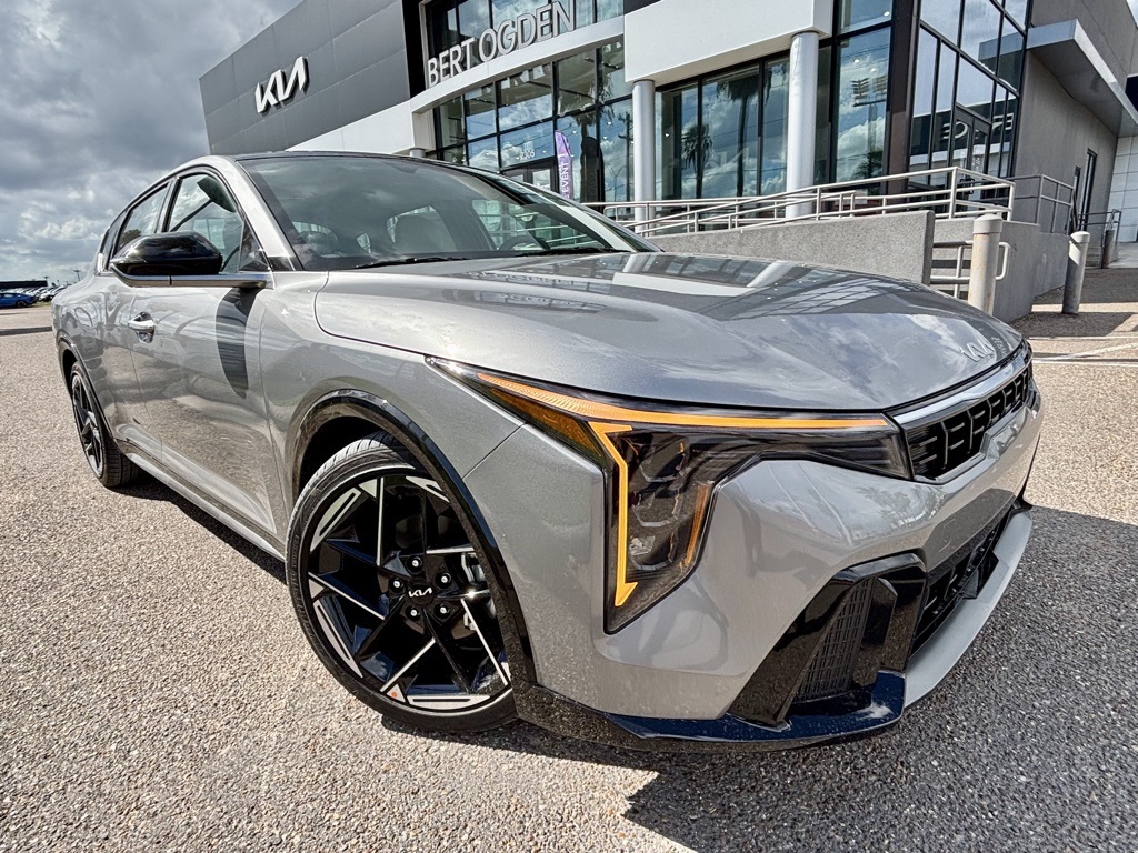 2025 Kia K4 GT-Line's photo