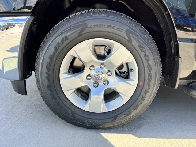 2025 Ram 1500 Tradesman photo 5
