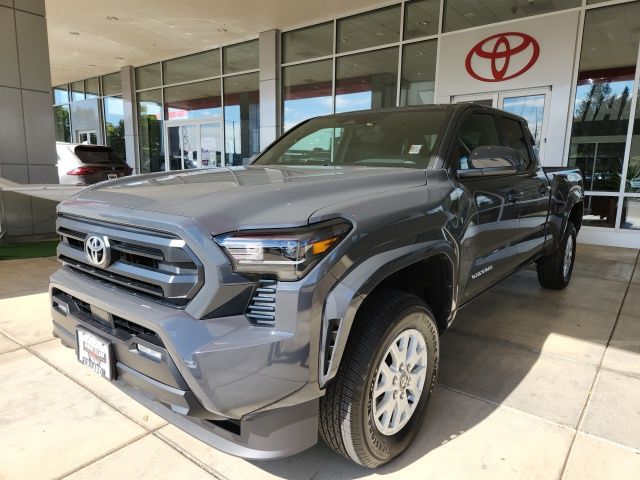 2025 Toyota Tacoma SR5 4x4 Double Cab photo 3