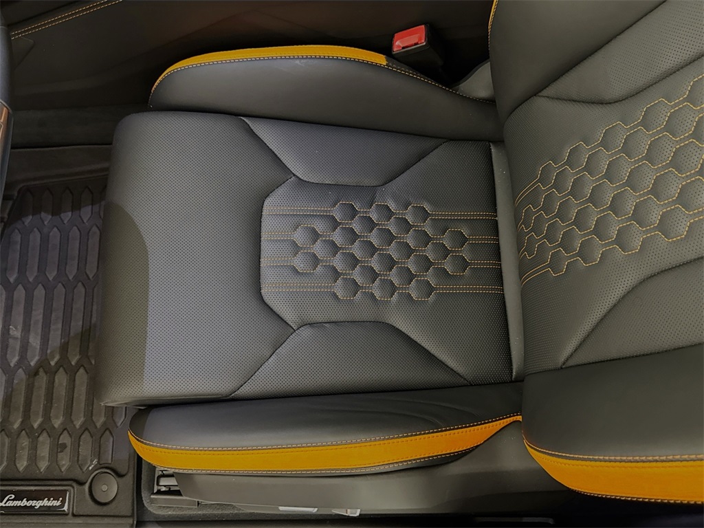 2024 Lamborghini Urus S photo 18