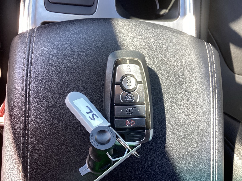 2022 Ford Edge Titanium photo 21