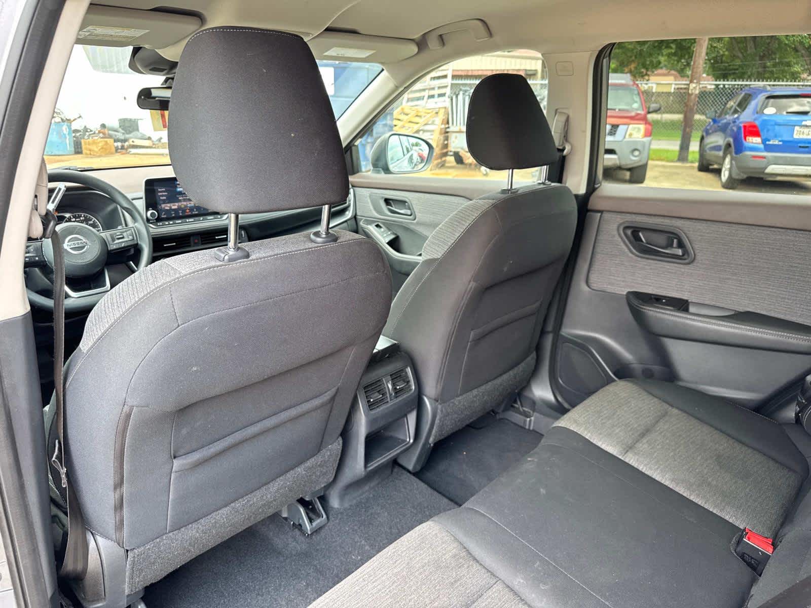 2021 Nissan Rogue S photo 32