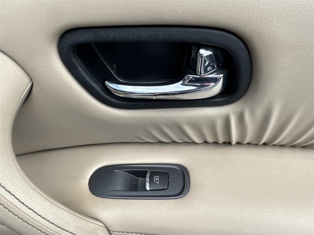 2021 Nissan Armada SL photo 23