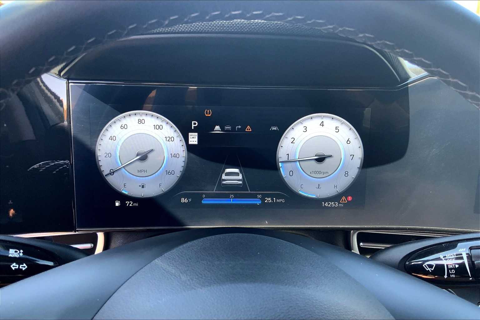 2025 Hyundai Elantra SEL Convenience photo 23