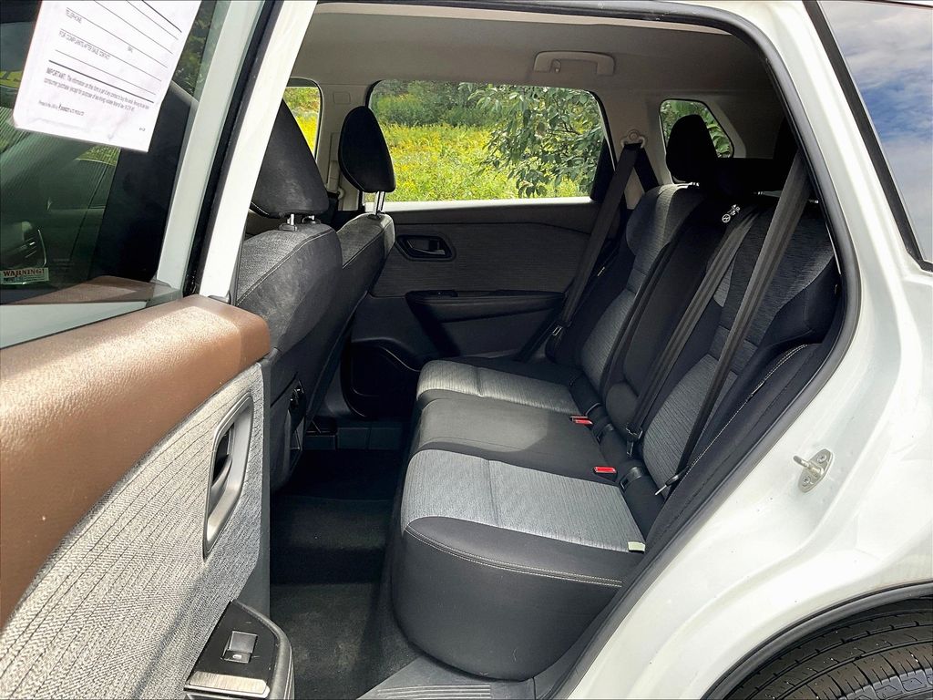 2021 Nissan Rogue S photo 21
