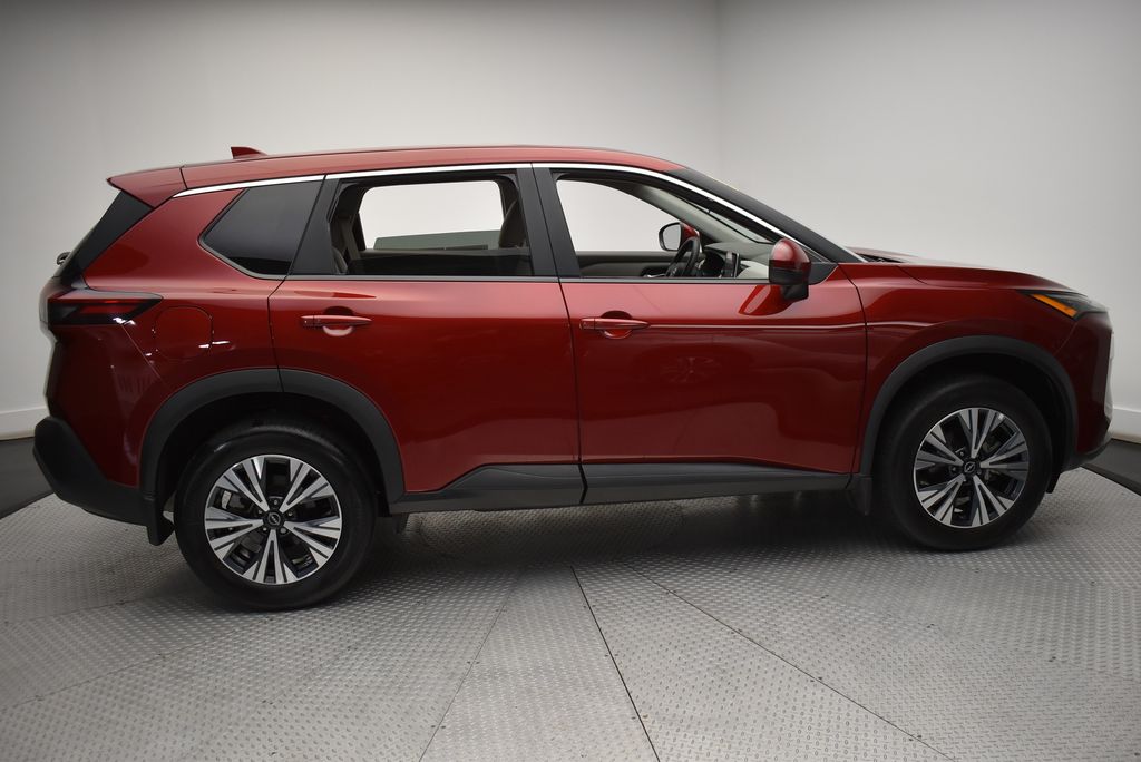 2022 Nissan Rogue SV photo 4