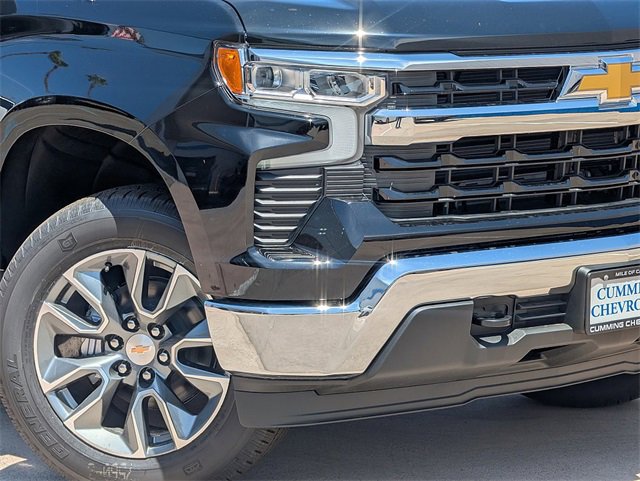 2025 Chevrolet Silverado 1500 LT photo 3