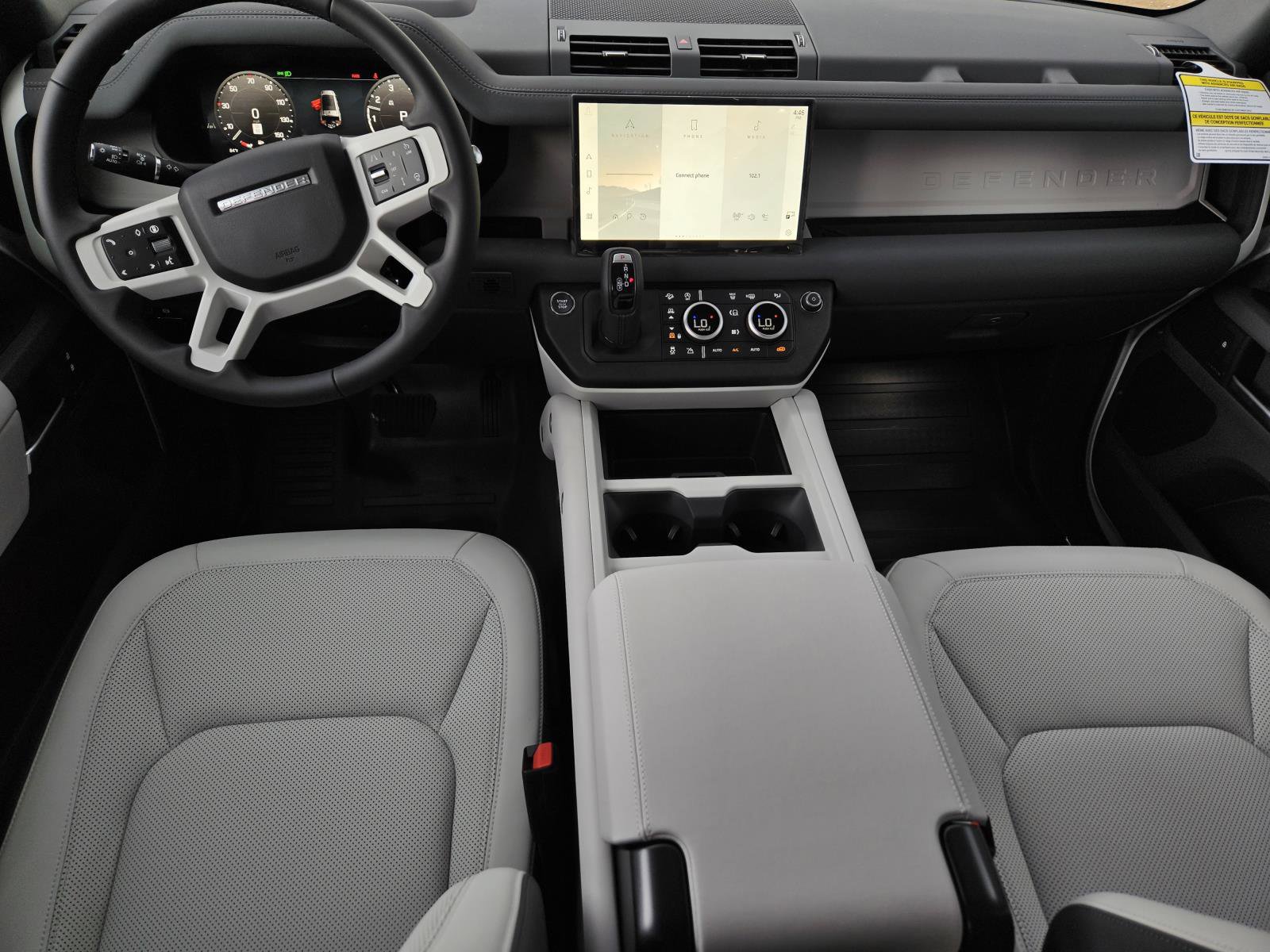 2025 Land Rover Defender 130 S photo 10