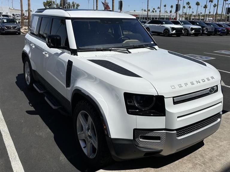 2021 Land Rover Defender 110 SE photo 3