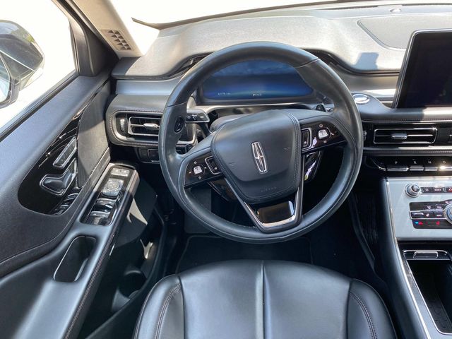 2022 Lincoln Aviator Standard photo 13