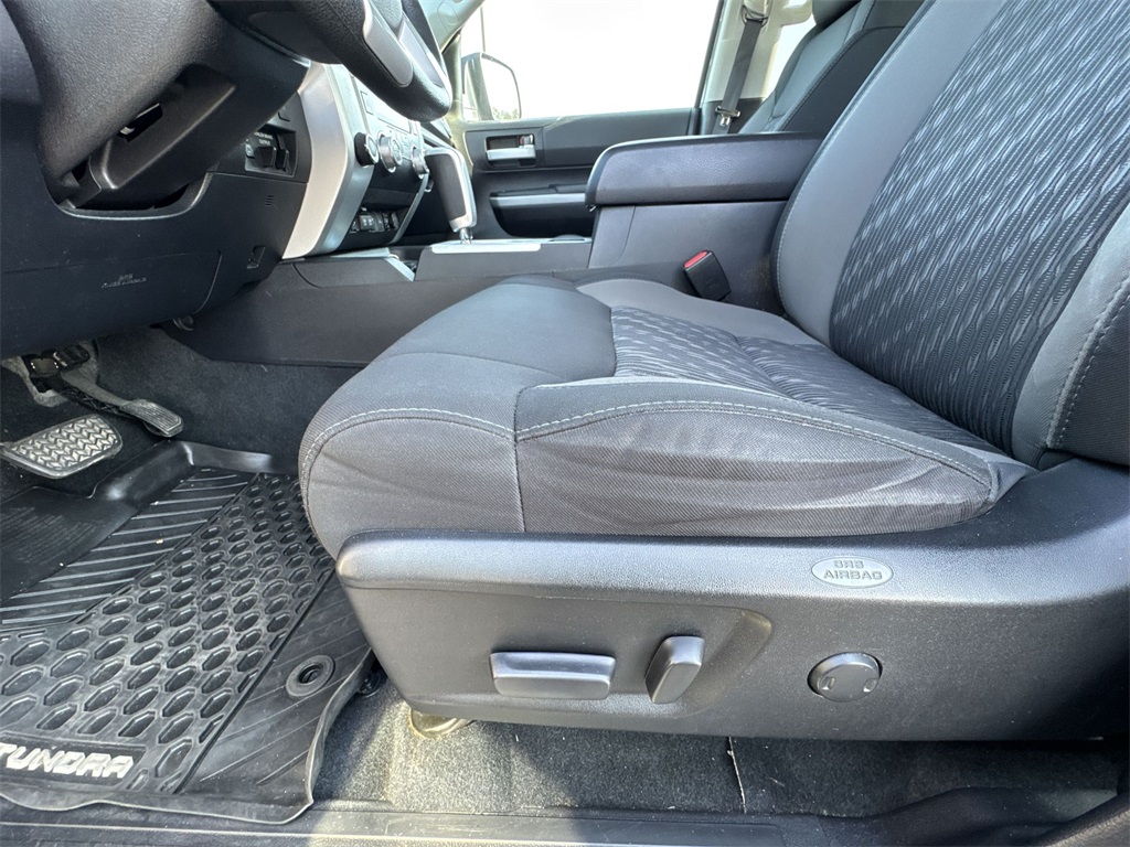 2020 Toyota Tundra SR5 CrewMax photo 12