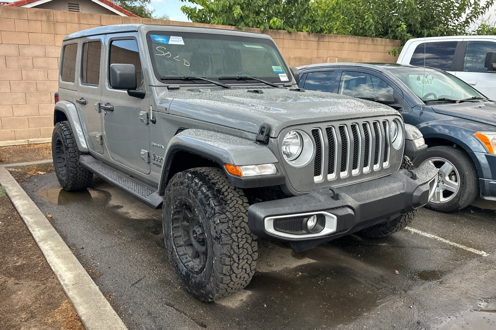 2021 Jeep Wrangler Unlimited Sahara photo 5
