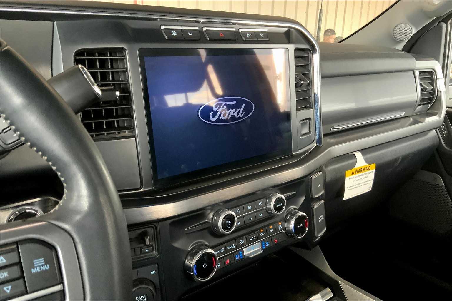 2024 Ford F-250 Lariat photo 6
