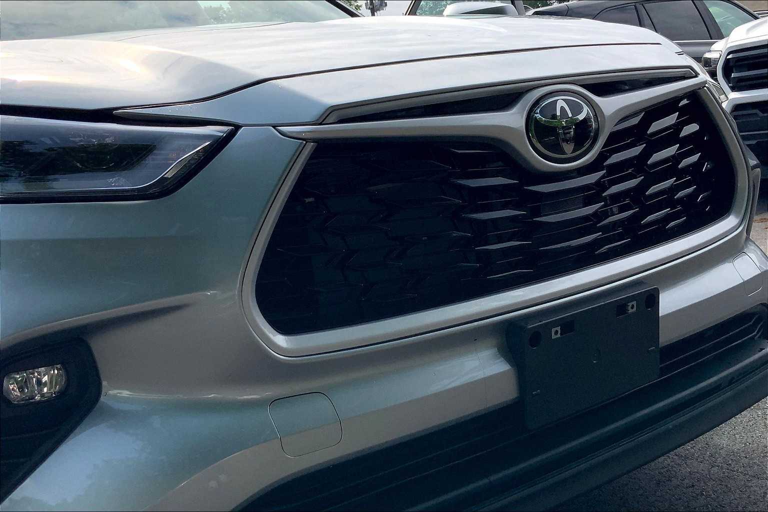 2021 Toyota Highlander XLE photo 28