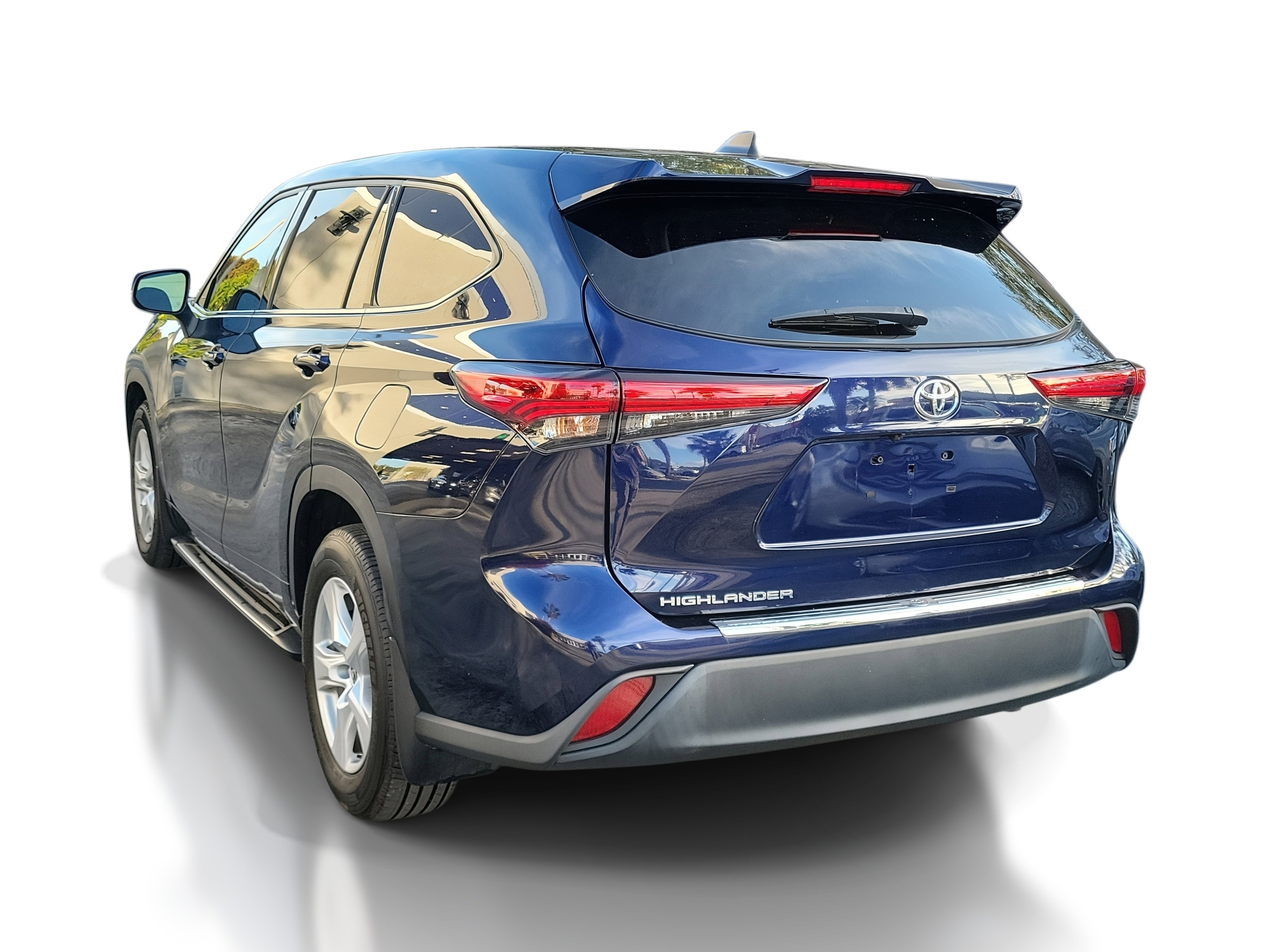 2022 Toyota Highlander L photo 3