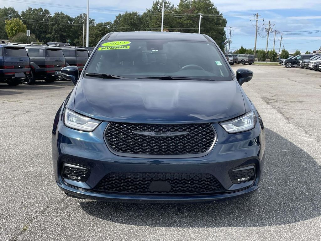2022 Chrysler Pacifica Hybrid Touring L photo 2