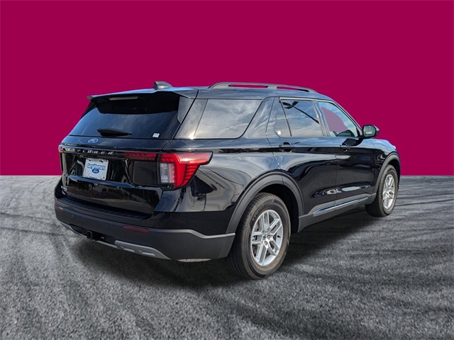 2025 Ford Explorer photo 3