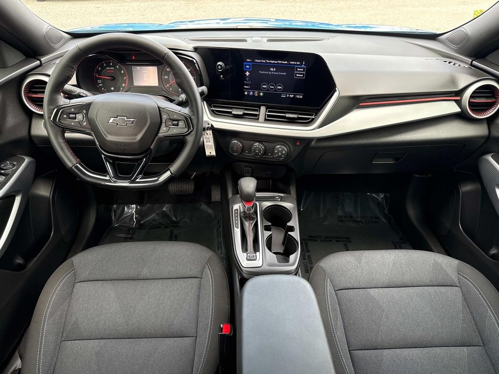 2025 Chevrolet Trax photo 15