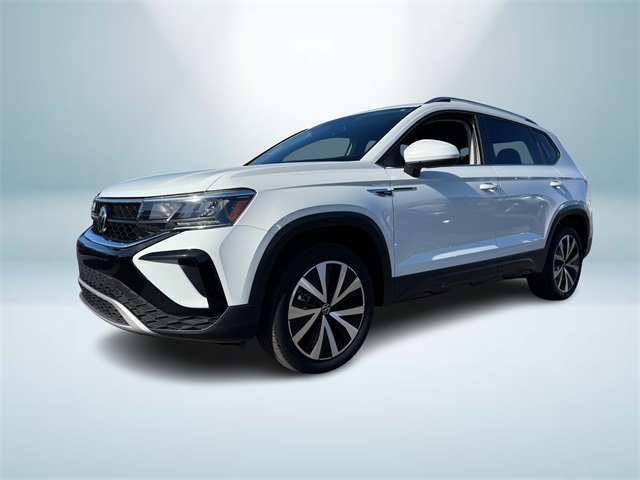 2022 Volkswagen Taos SE photo 2