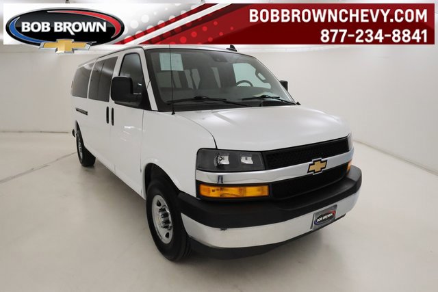 2024 Chevrolet Express Passenger LT's photo