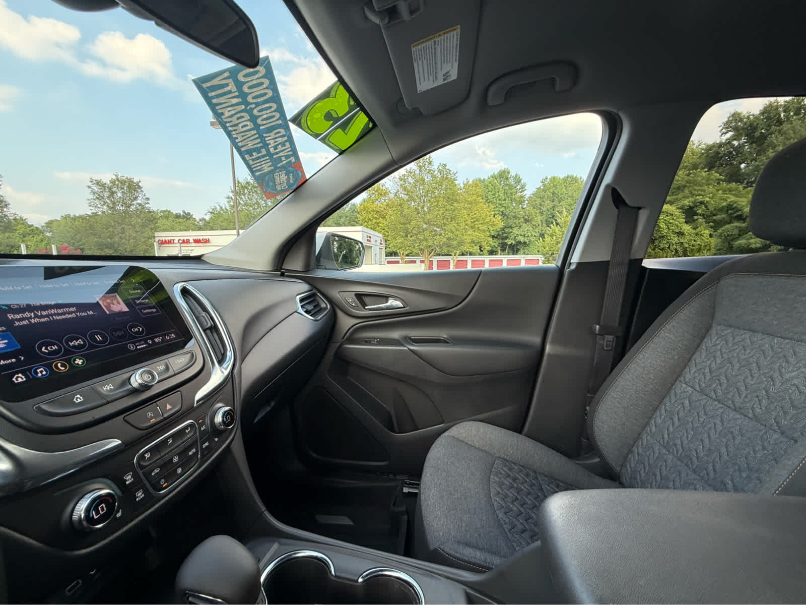 2023 Chevrolet Equinox LT photo 23
