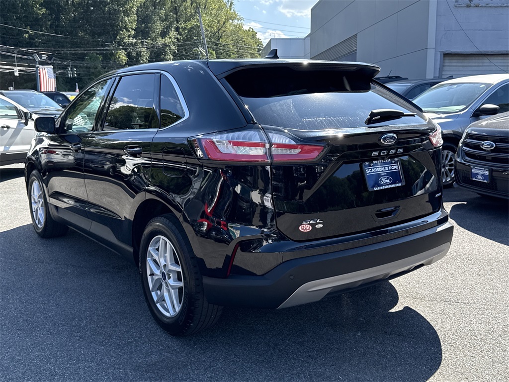 2022 Ford Edge SEL photo 6