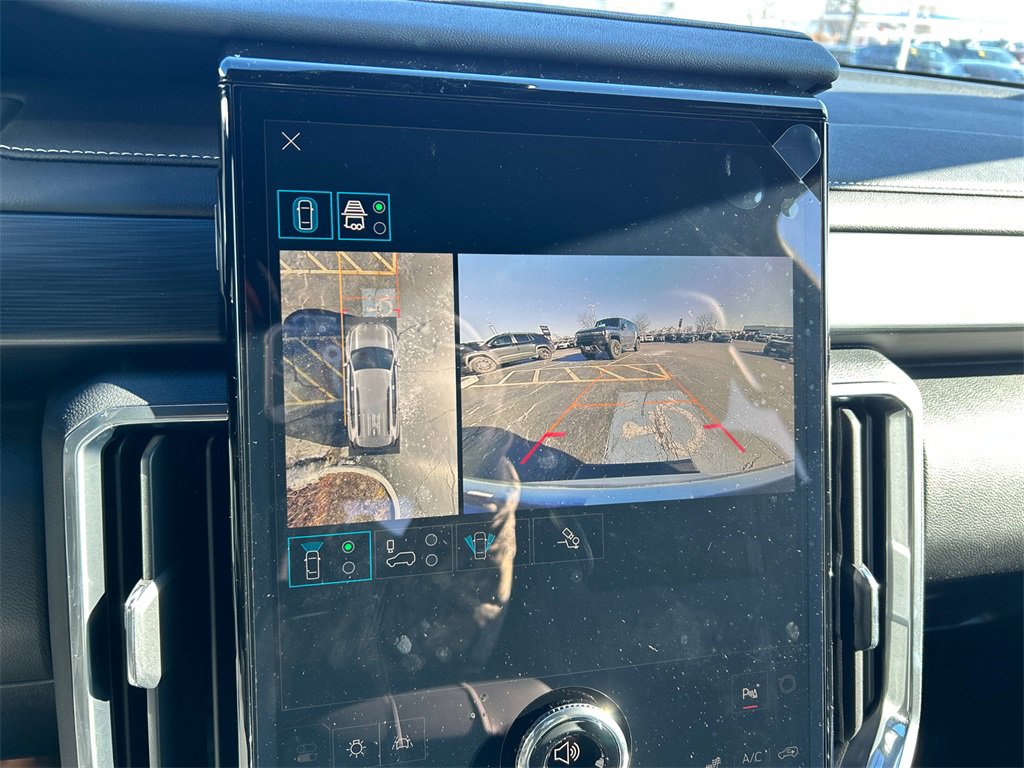 2026 GMC ACADIA - Image 23