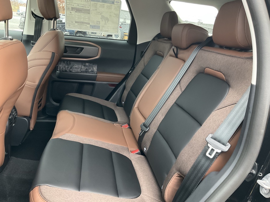 2025 Ford Bronco Sport Outer Banks photo 3