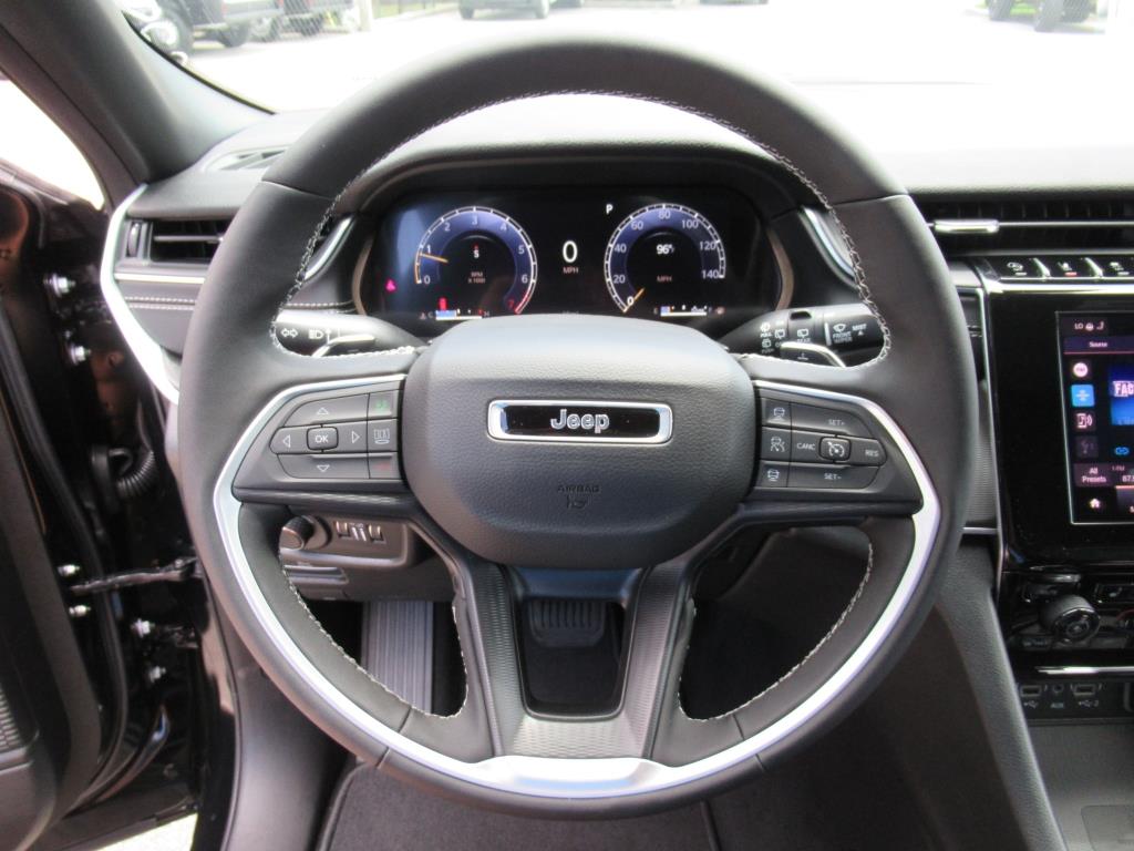 2025 Jeep Grand Cherokee Laredo X photo 14