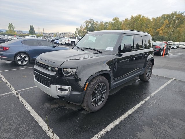 2024 Land Rover Defender S's photo