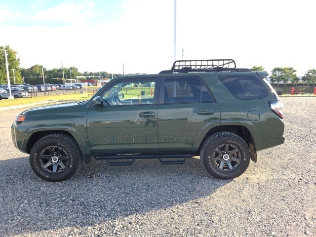 2021 Toyota 4Runner Trail photo 2