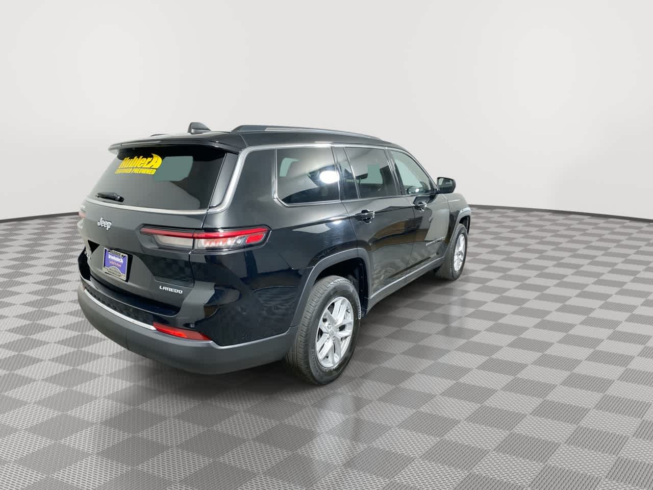 2023 Jeep Grand Cherokee Laredo photo 2