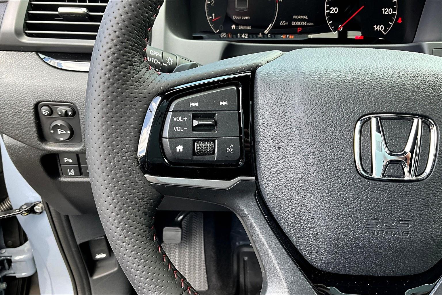 2025 Honda Ridgeline Black Edition photo 16