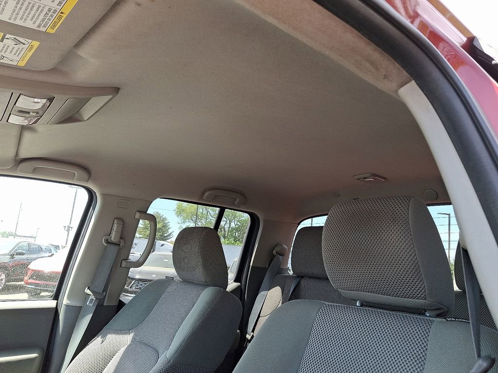 2015 Nissan Frontier S Crew Cab photo 13