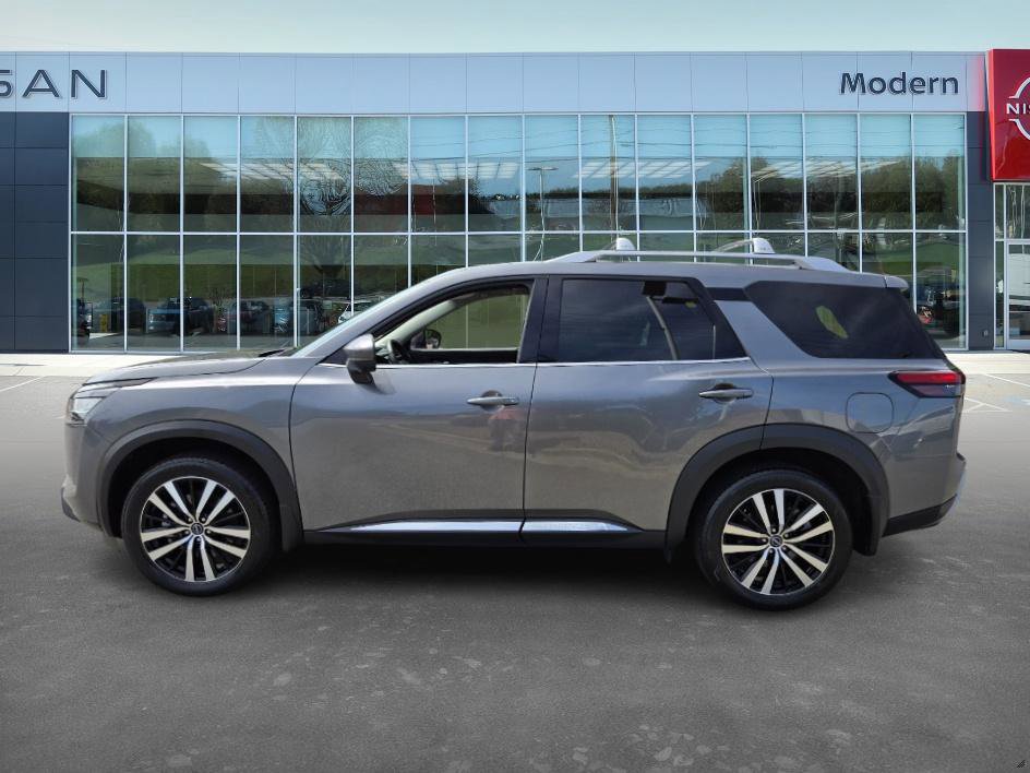 2024 Nissan Pathfinder Platinum photo 8