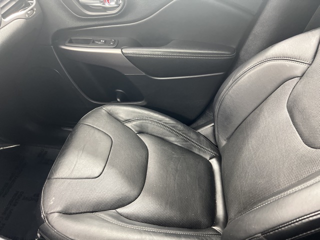 2020 Jeep Cherokee Limited photo 18