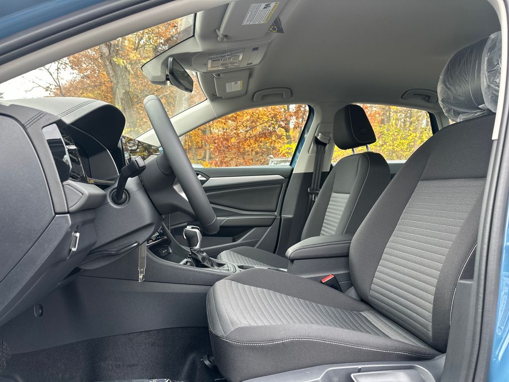 2026 Volkswagen Jetta 1.5T S photo 3