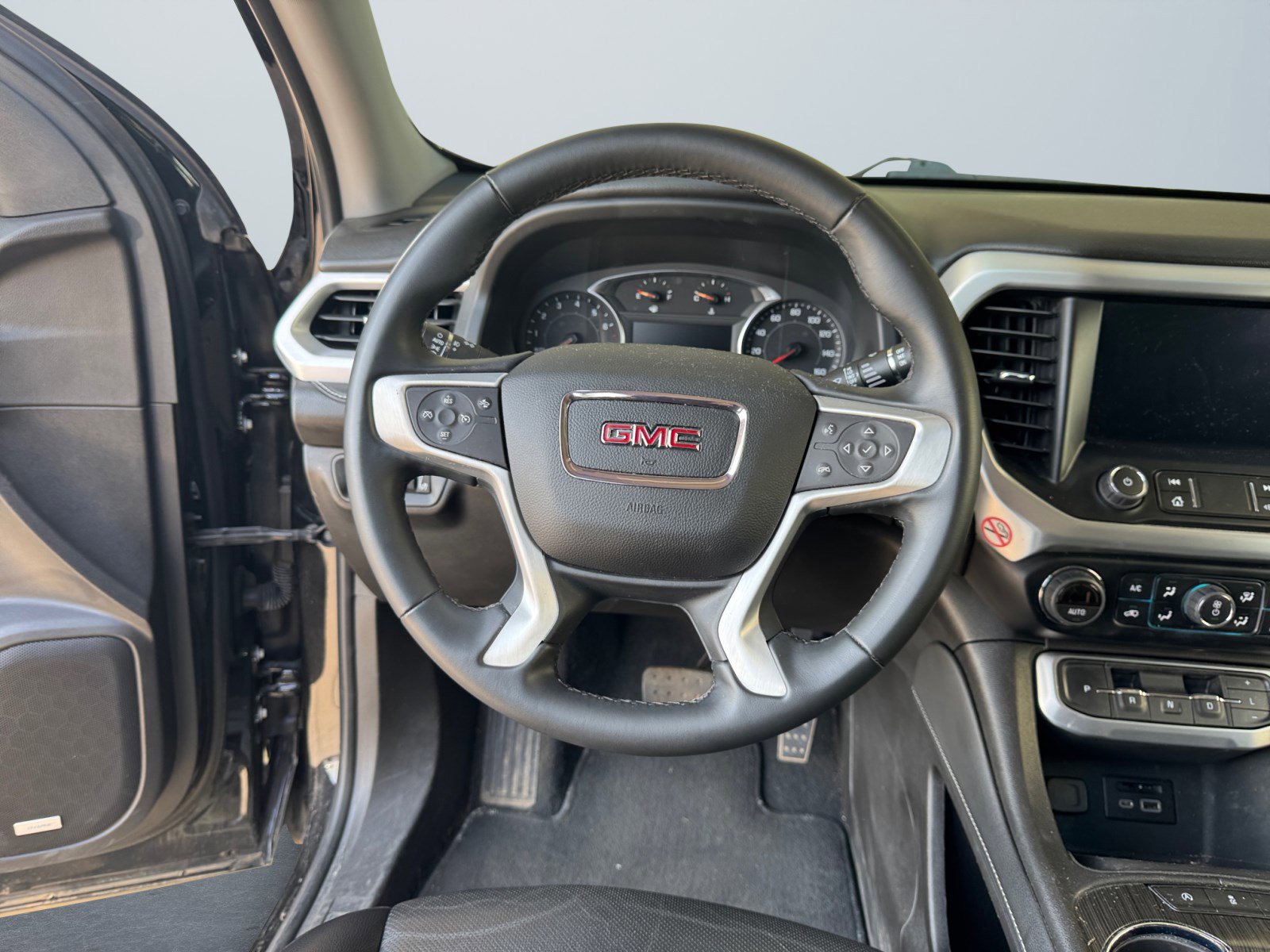 2023 Gmc Acadia SLT photo 12