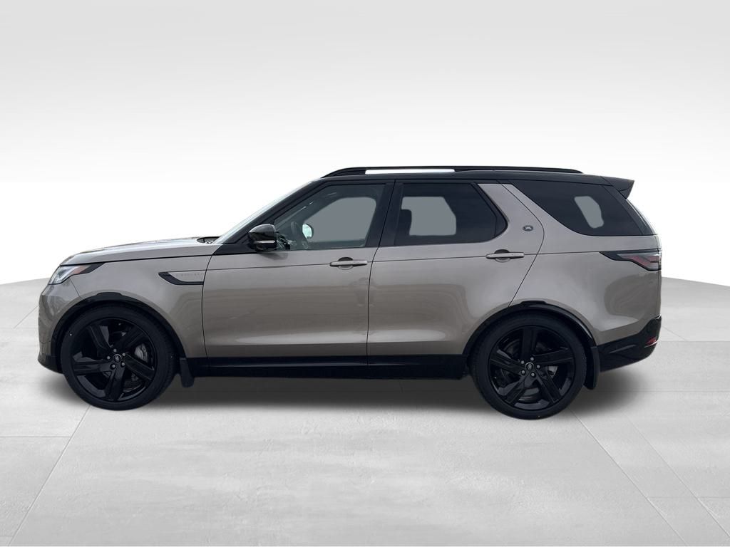 2024 Land Rover Discovery SE photo 3