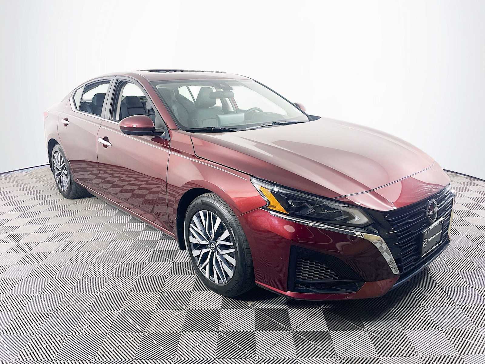 2023 Nissan Altima 2.5 SV photo 3