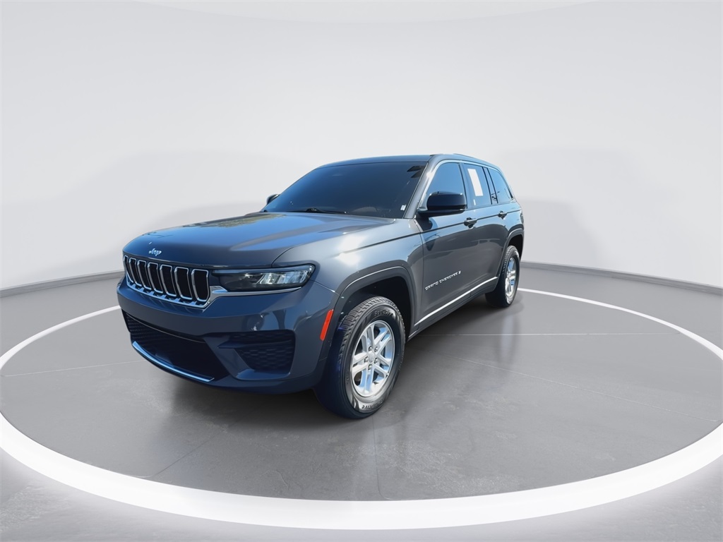 2022 Jeep Grand Cherokee Laredo photo 4
