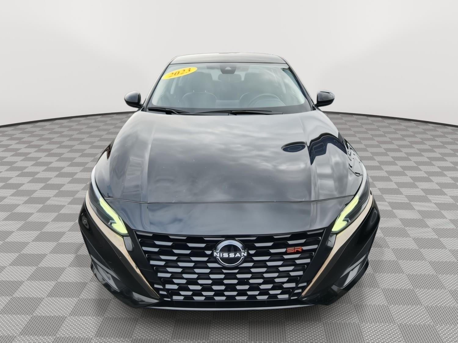 2023 Nissan Altima 2.5 SR photo 2