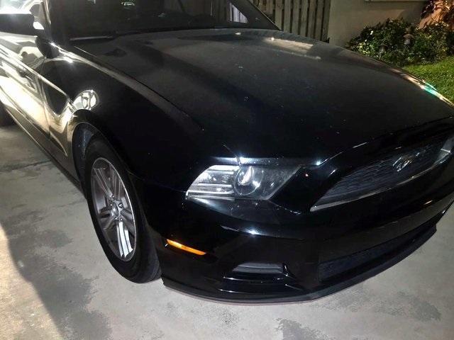 2014 Ford Mustang V6 Convertible photo 2