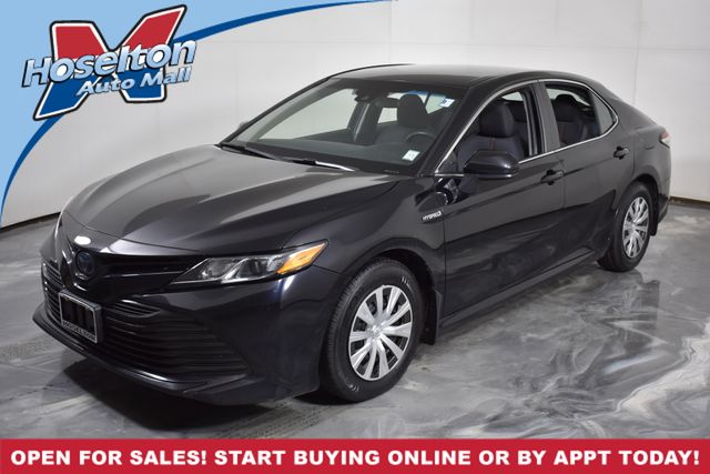 2018 Toyota Camry LE's photo