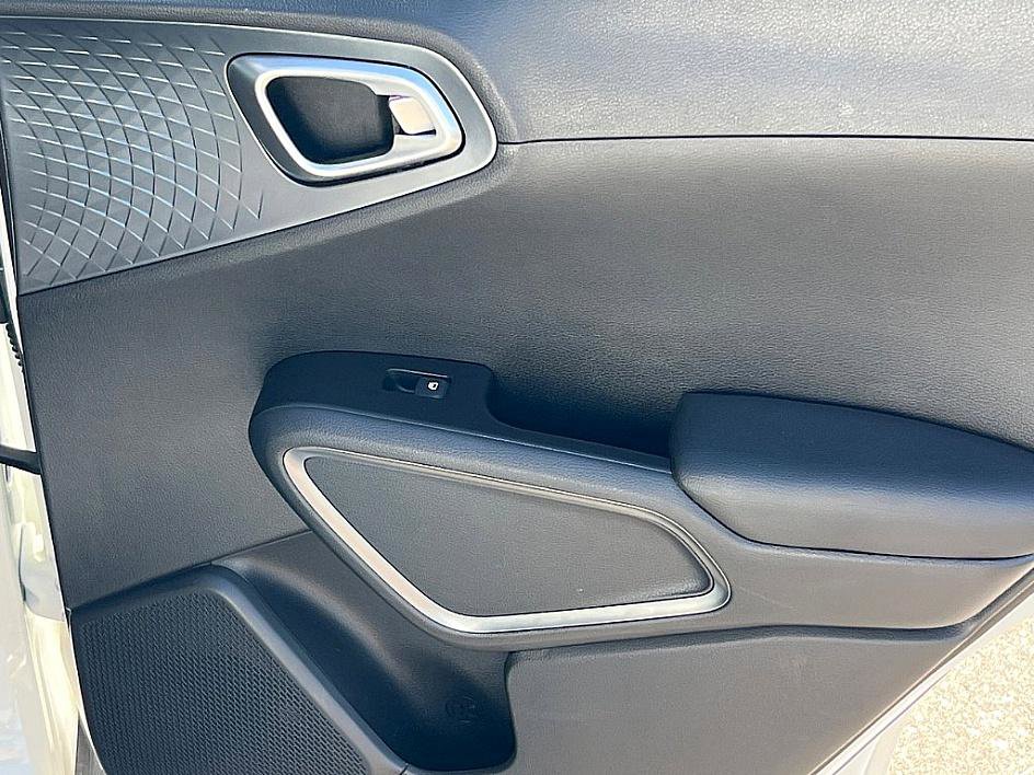 2020 Kia Soul S photo 24