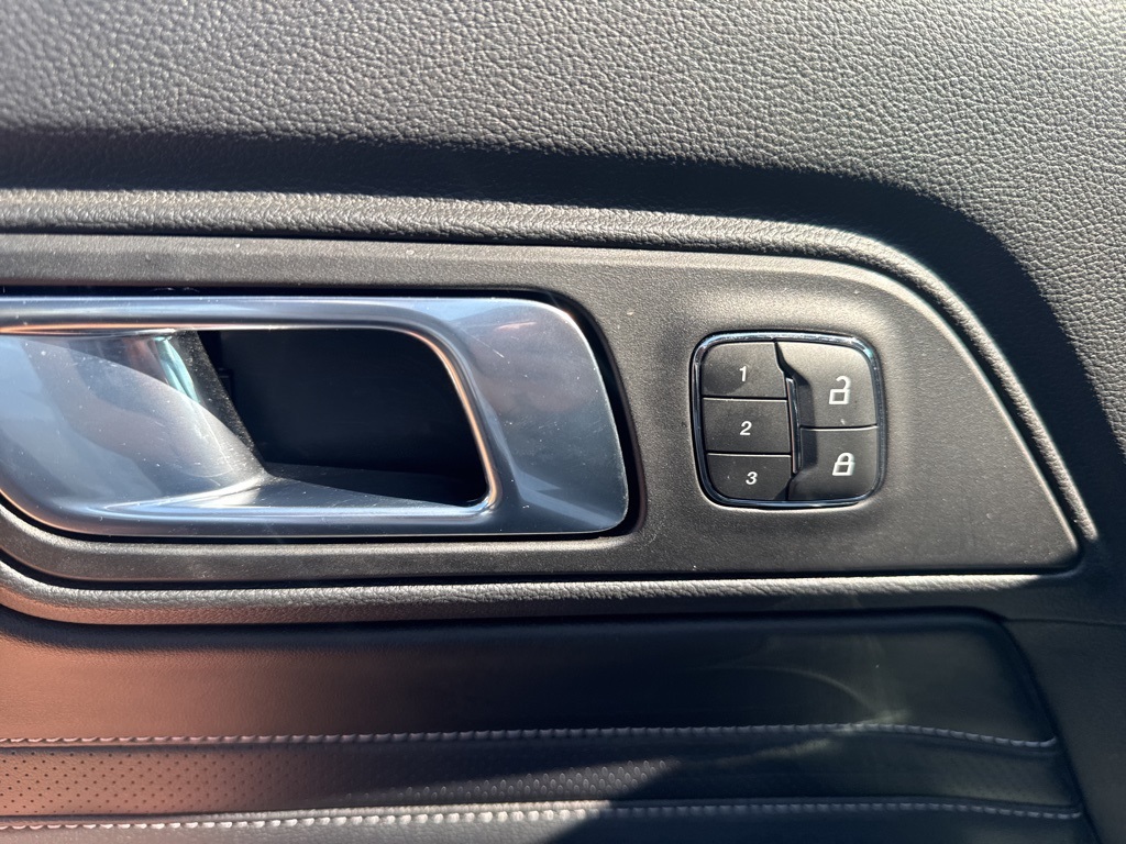 2022 Ford Mustang EcoBoost Premium photo 8