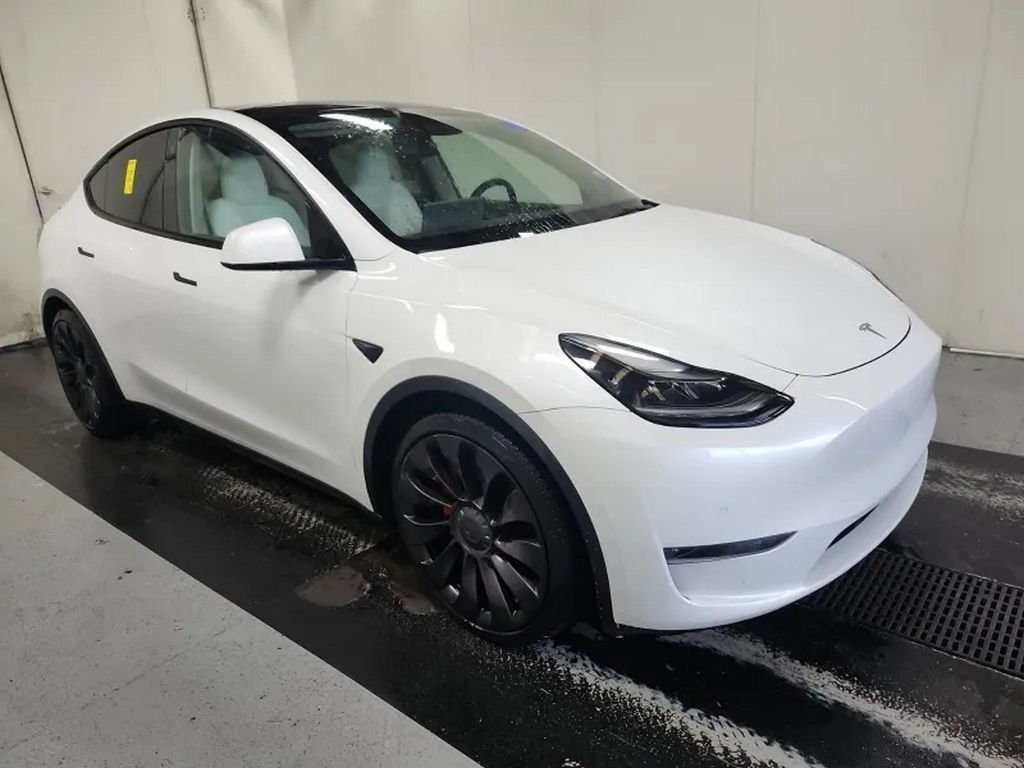 2022 Tesla Model Y Performance photo 2