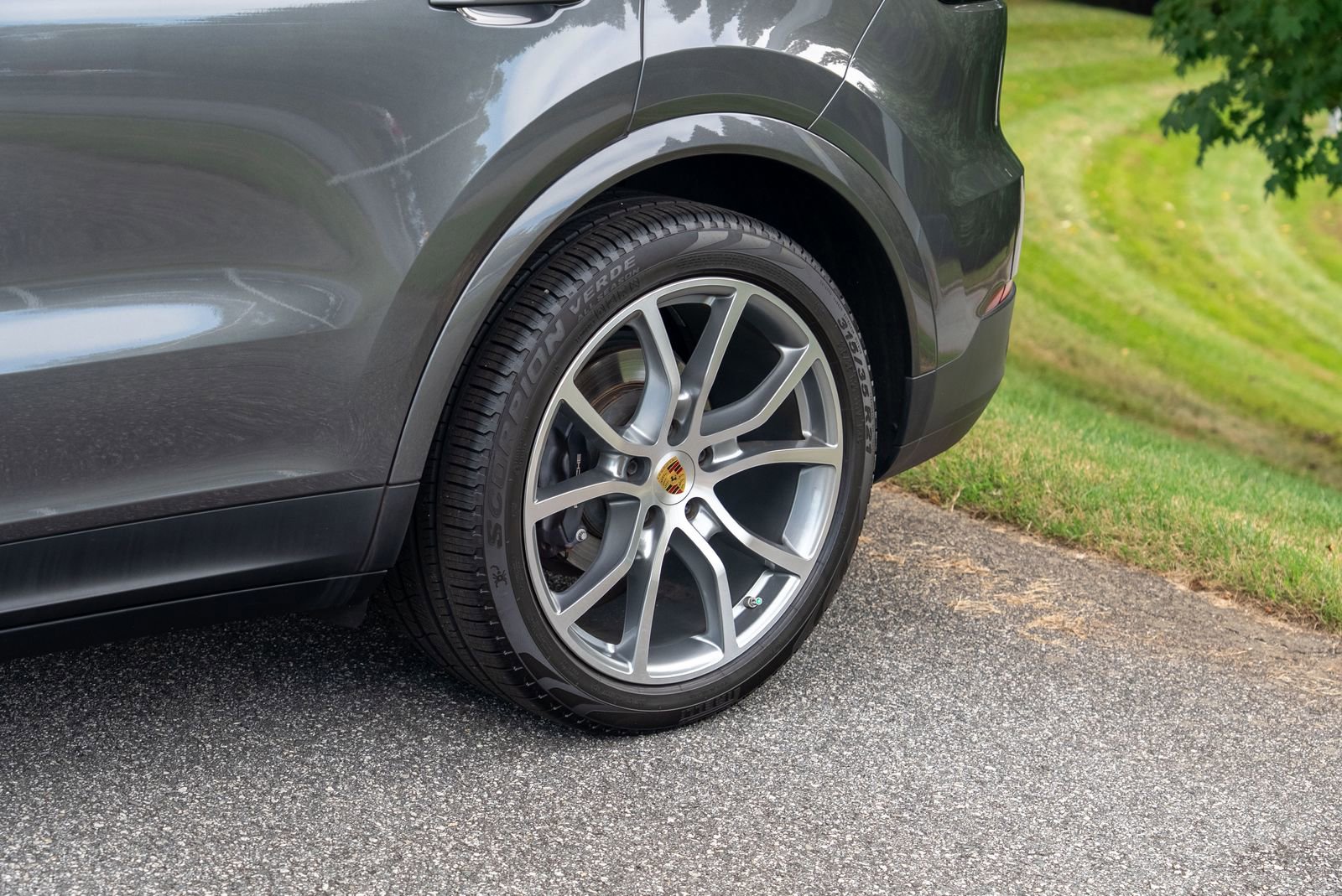 2021 Porsche Cayenne Base photo 7